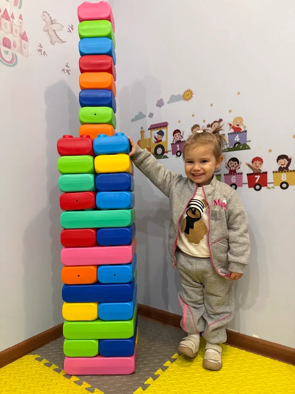 Творче заняття для малюків у приватному садочку Flash Kids, Дніпро
